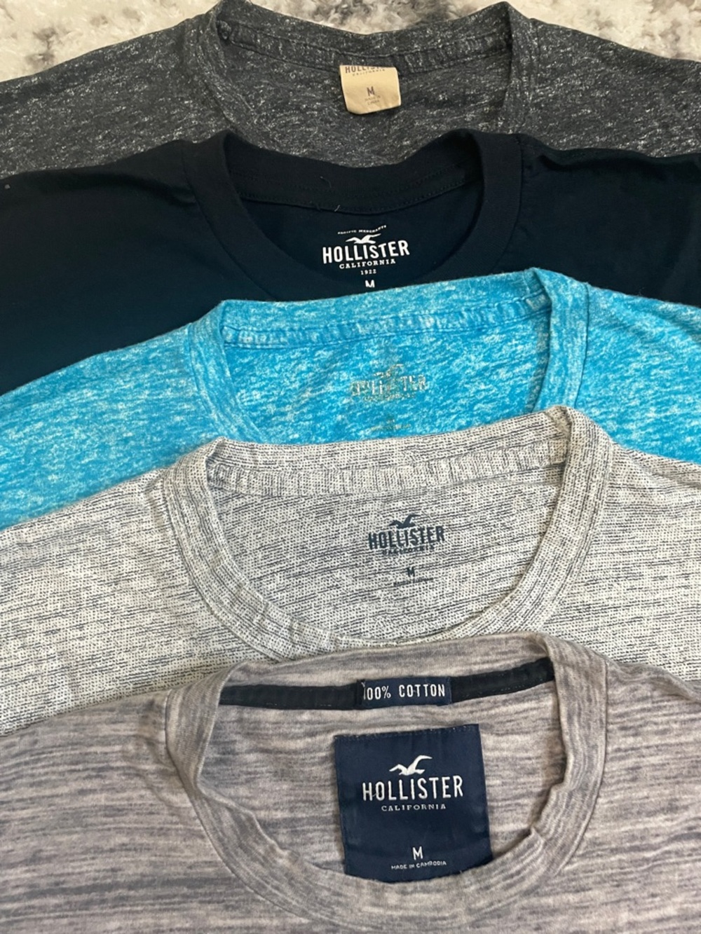 (5) Hollister Men's Short Sleeve Tees in Black, Teal, Light Gray, Dark Gray